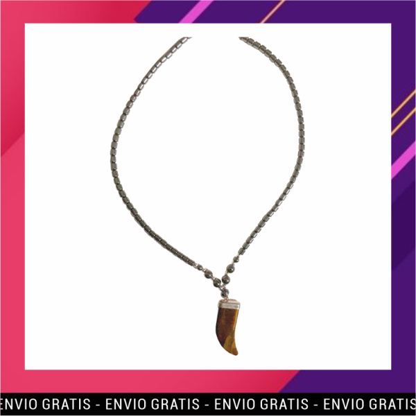 Collar de piedra negra volcánica de colmillo